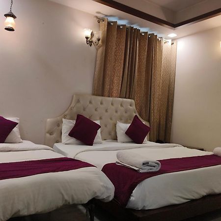 Hotel Agra Grande By Goyal Hoteliers Exteriör bild