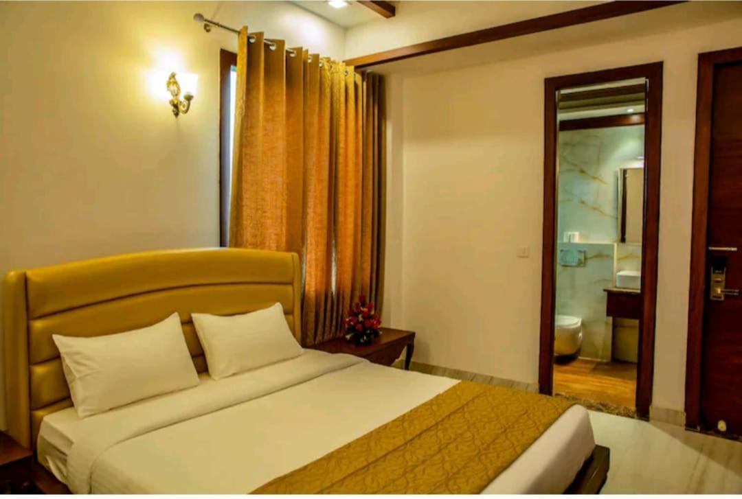 Hotel Agra Grande By Goyal Hoteliers Exteriör bild