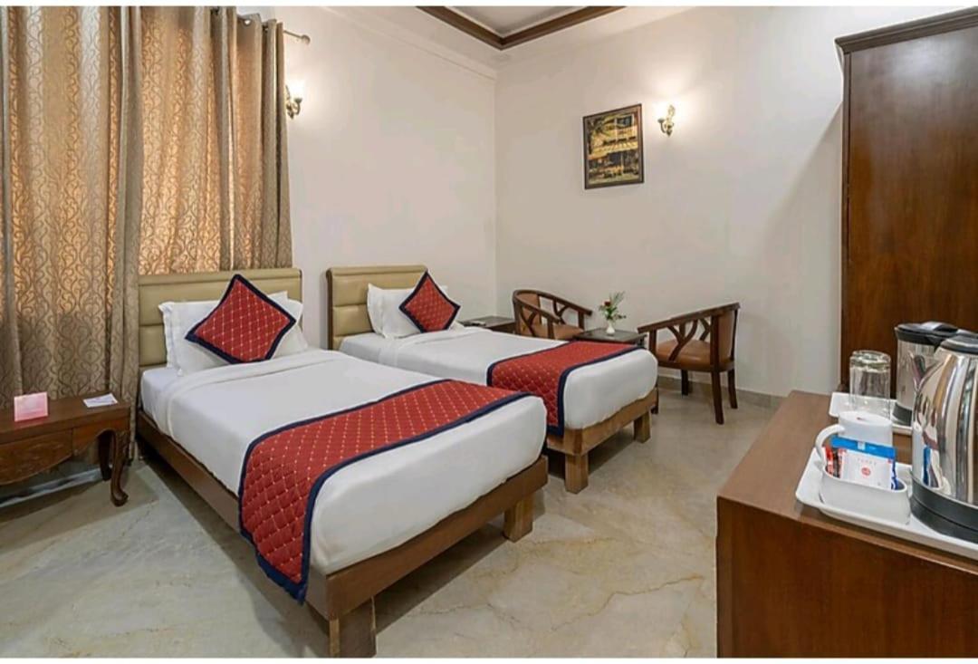 Hotel Agra Grande By Goyal Hoteliers Exteriör bild