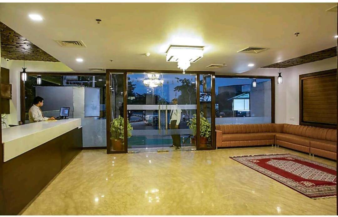 Hotel Agra Grande By Goyal Hoteliers Exteriör bild