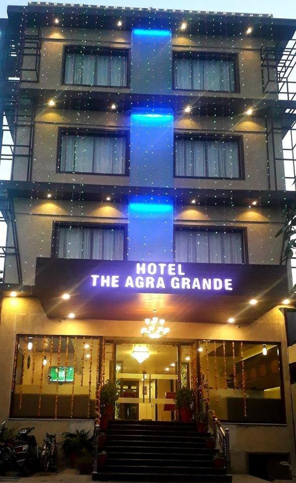 Hotel Agra Grande By Goyal Hoteliers Exteriör bild