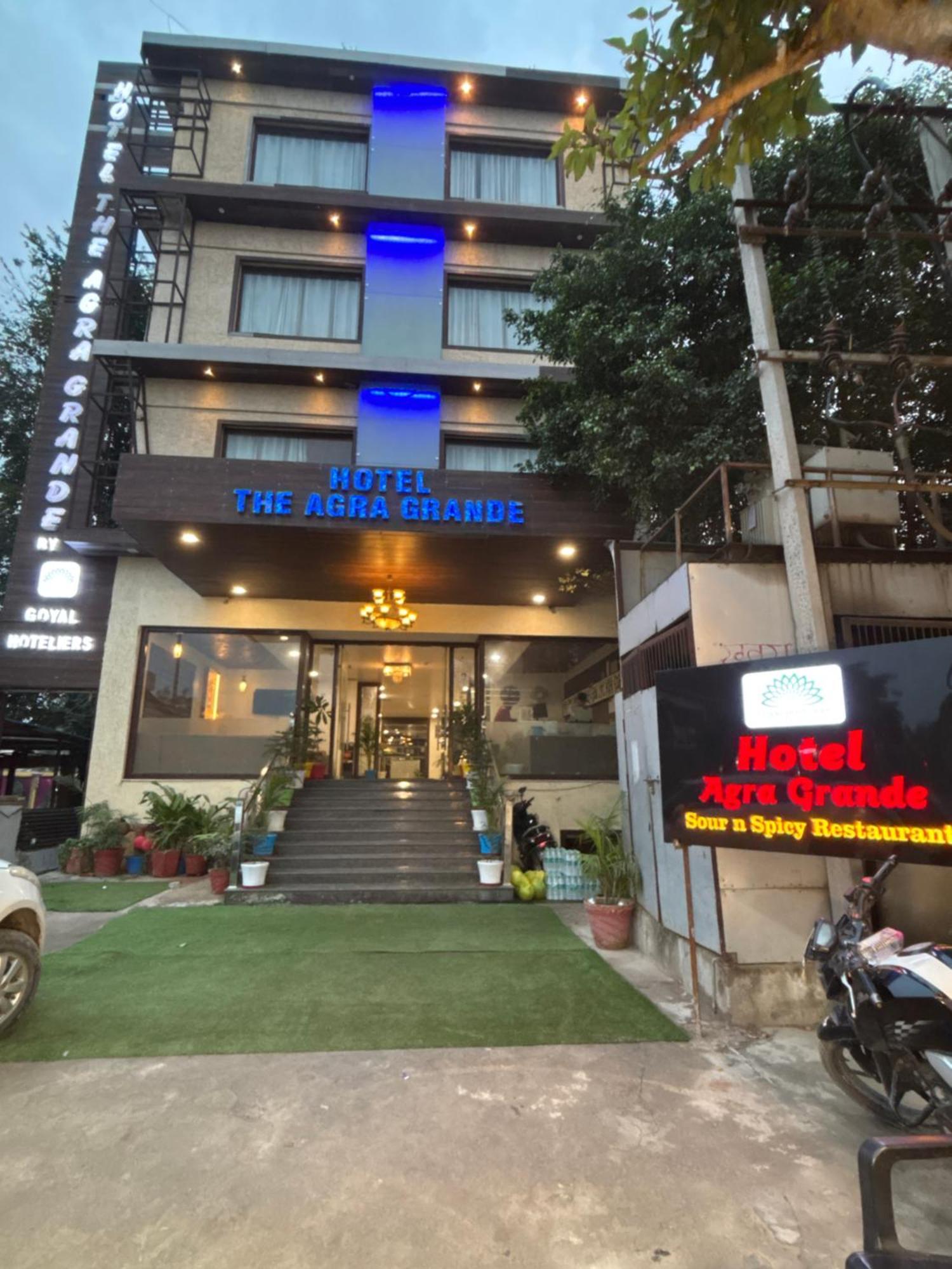 Hotel Agra Grande By Goyal Hoteliers Exteriör bild