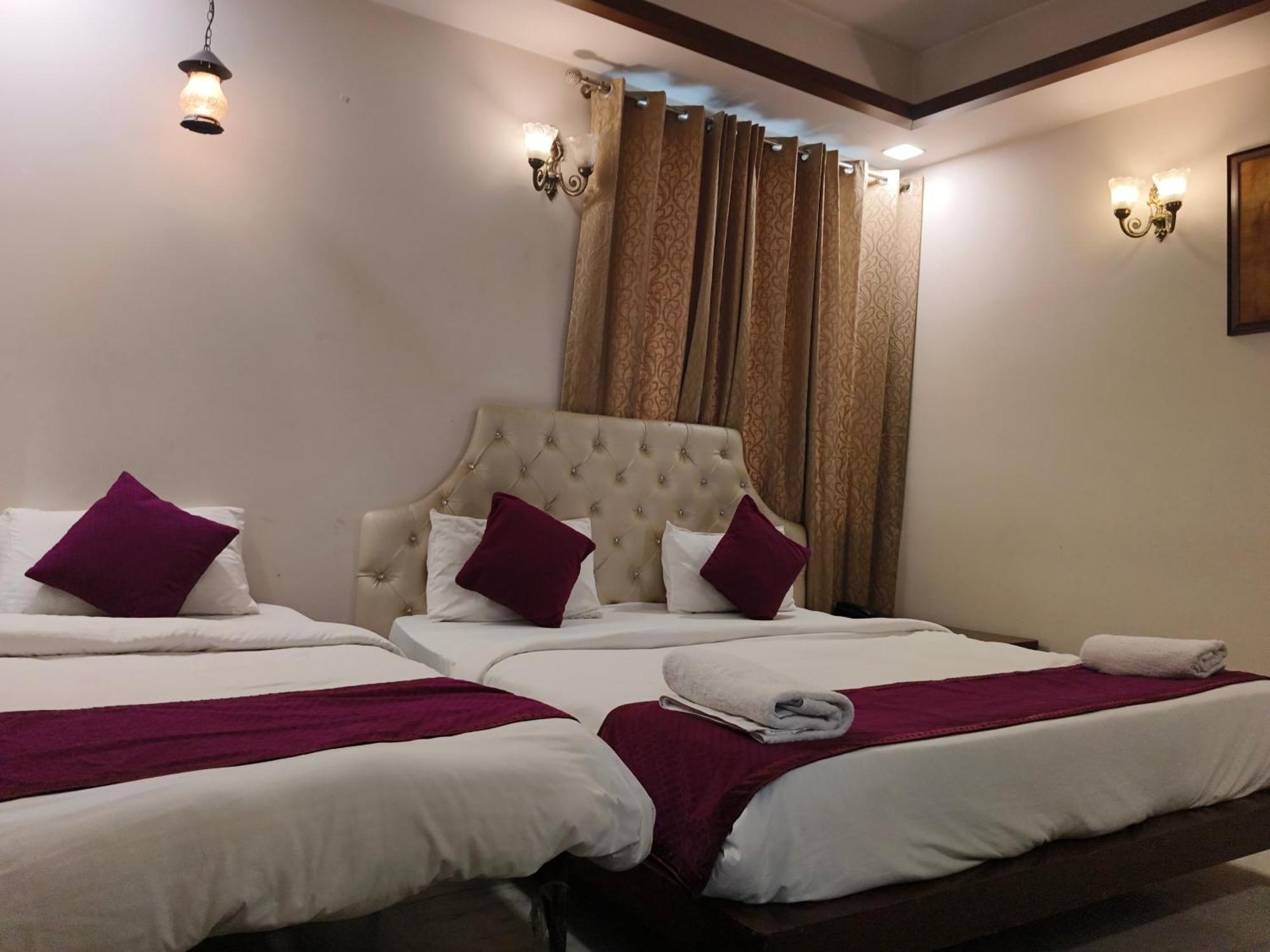 Hotel Agra Grande By Goyal Hoteliers Exteriör bild