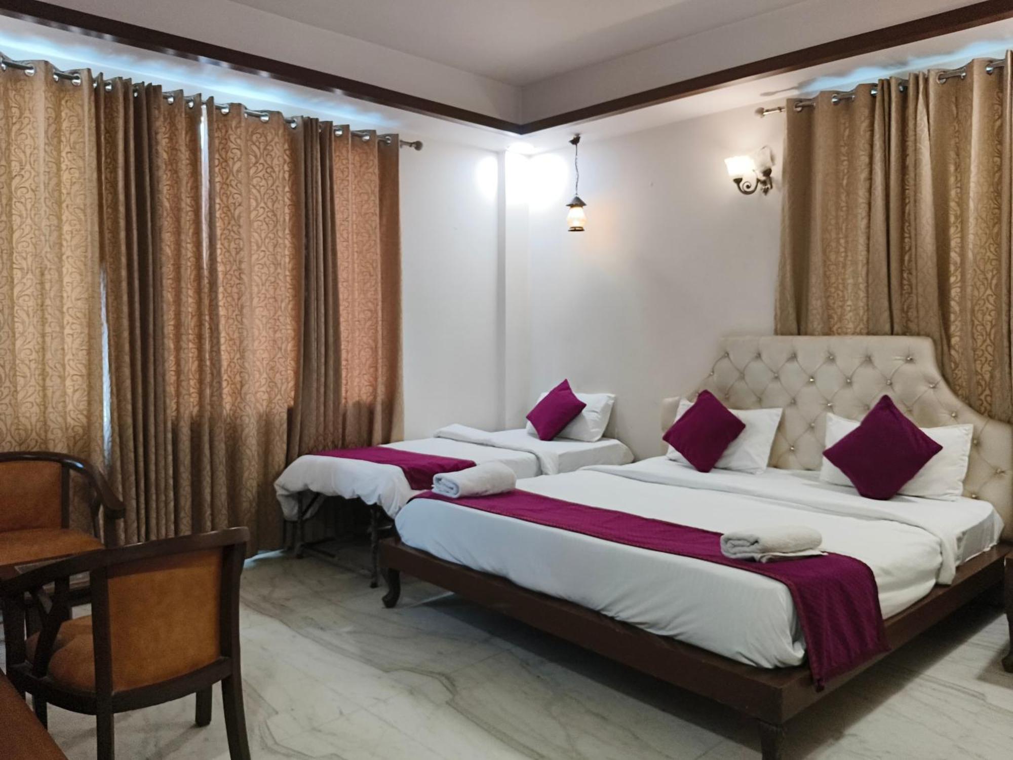 Hotel Agra Grande By Goyal Hoteliers Exteriör bild